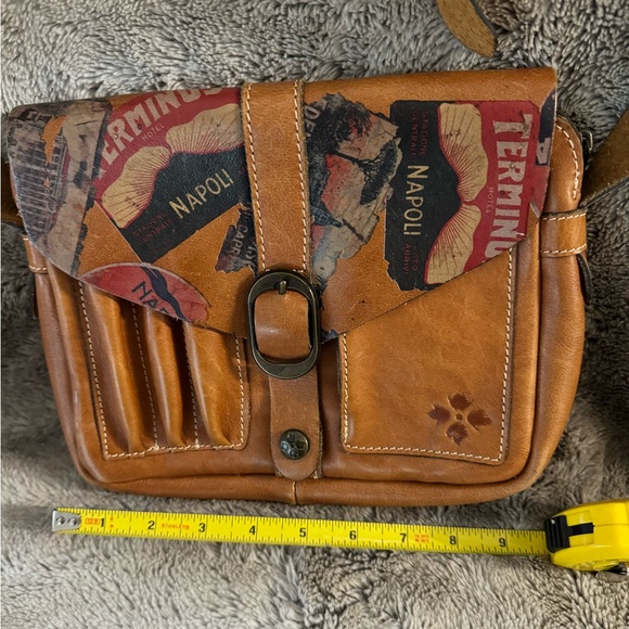 Patricia Nash | Leather Shoulder Bag with Leather wallet - Picture 9 of 12